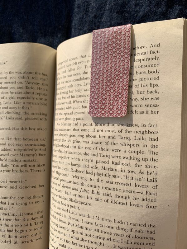 Single Magnetic Bookmark